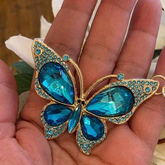 RESERVED🦋Elegant  Butterfly Keychain NWOT - Picture 7 of 7